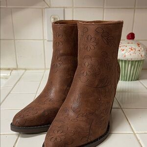 Very G Brown Floral Ankle Booties